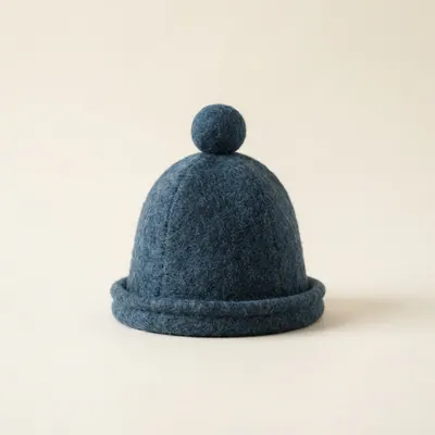 Bobble Felt Hat in fjord blue